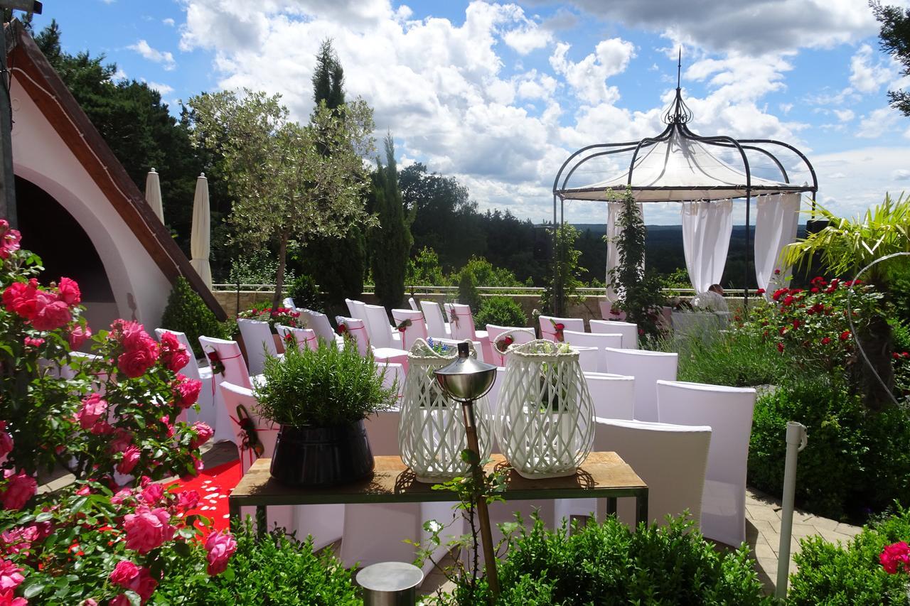 Hotel-Restaurant Distlerhof Leinburg Экстерьер фото